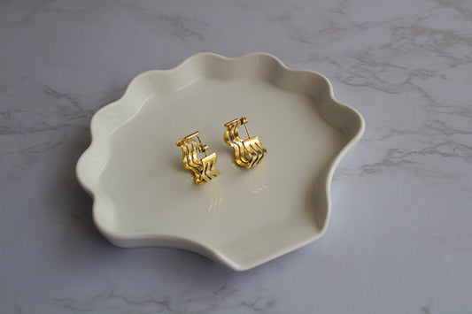 Wavy layered Hoops